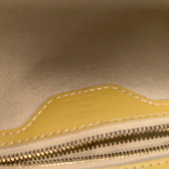 Louis Vuitton Monogram Yellow Vernis Avalon Shoulder Tote - Picture 10 of 15